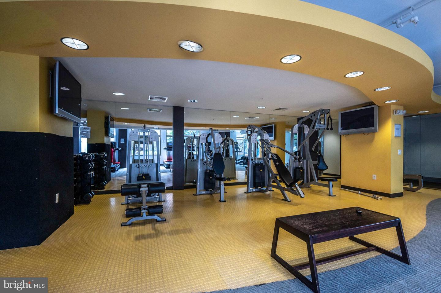 3650 S GLEBE RD #450, ARLINGTON, Virginia 22202, 1 Bedroom Bedrooms, ,1 BathroomBathrooms,Residential,For sale,3650 S GLEBE RD #450,VAAR2058014 MLS # VAAR2058014