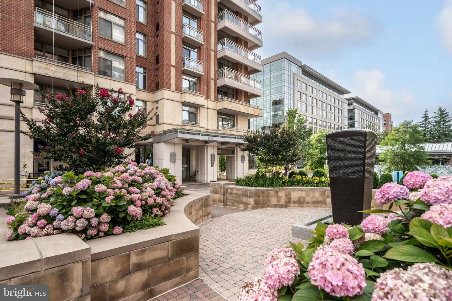 3650 S GLEBE RD #450, ARLINGTON, Virginia 22202, 1 Bedroom Bedrooms, ,1 BathroomBathrooms,Residential,For sale,3650 S GLEBE RD #450,VAAR2058014 MLS # VAAR2058014