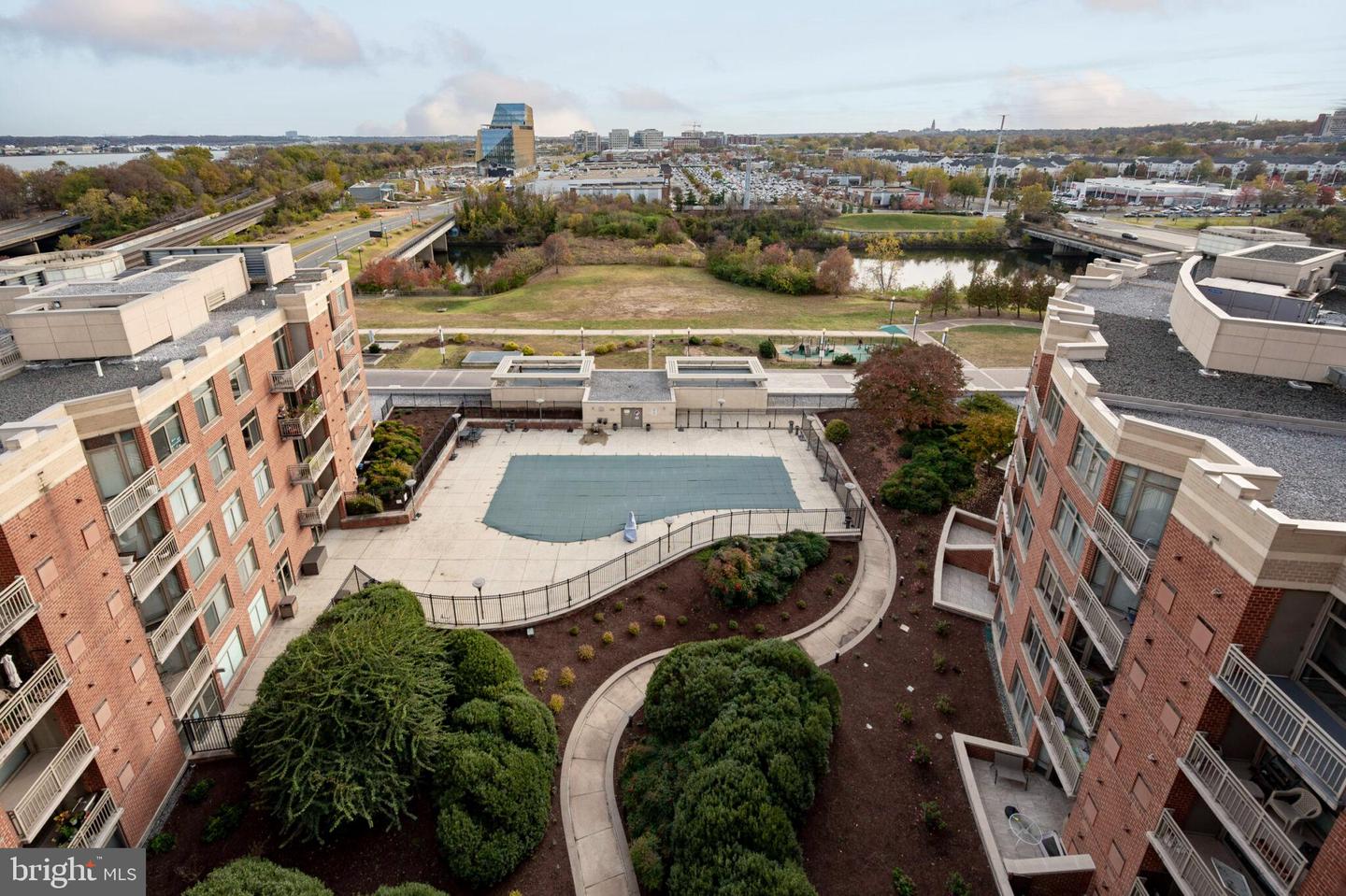 3650 S GLEBE RD #450, ARLINGTON, Virginia 22202, 1 Bedroom Bedrooms, ,1 BathroomBathrooms,Residential,For sale,3650 S GLEBE RD #450,VAAR2058014 MLS # VAAR2058014