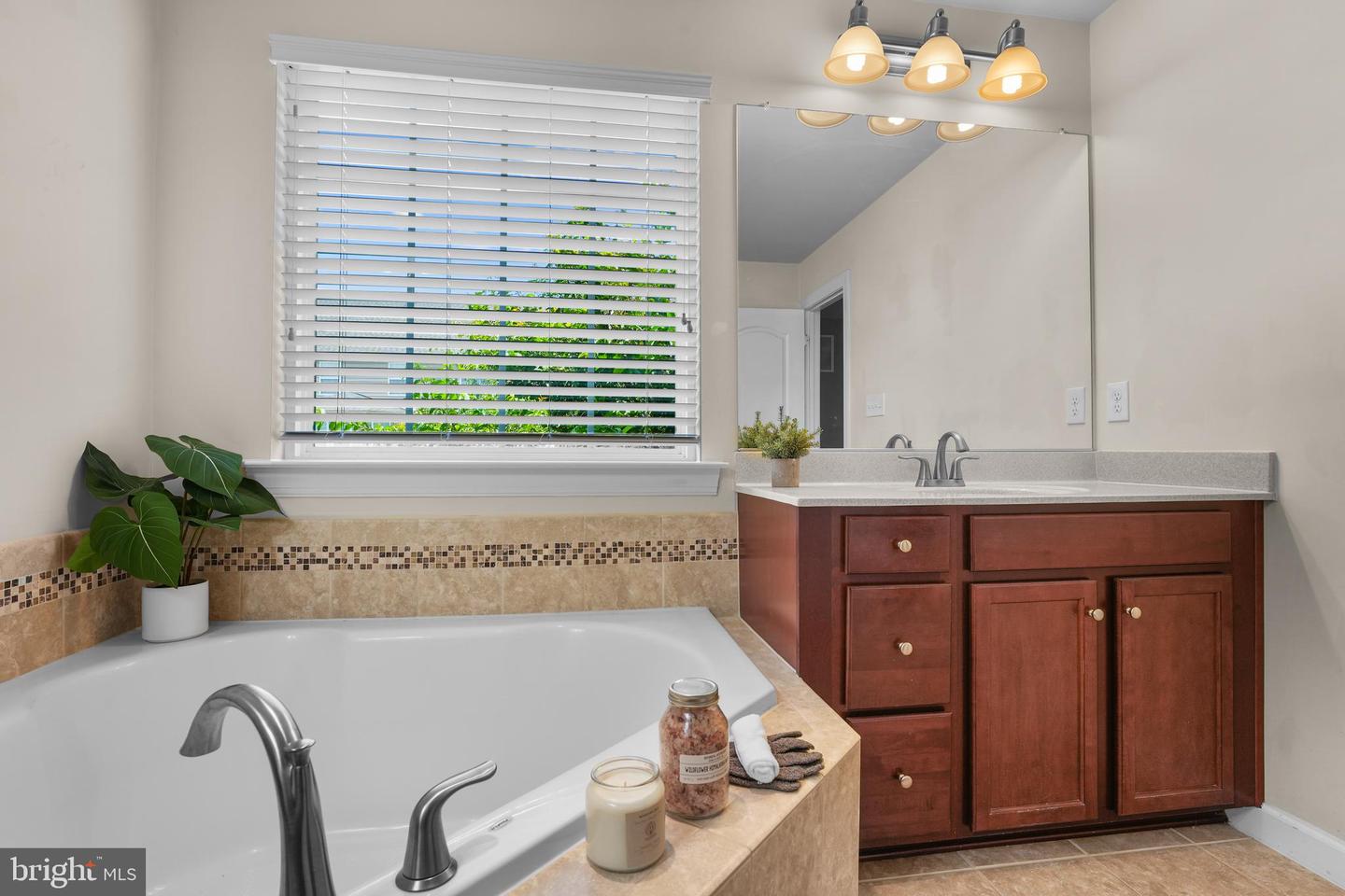 8967 FENESTRA PL, GAINESVILLE, Virginia 20155, 4 Bedrooms Bedrooms, ,3 BathroomsBathrooms,Residential,For sale,8967 FENESTRA PL,VAPW2095340 MLS # VAPW2095340