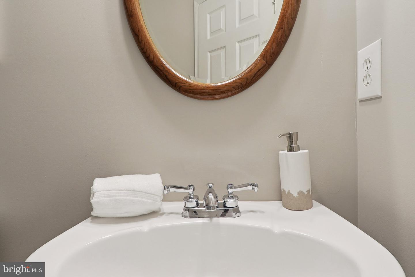 20409 BASELINE TER, ASHBURN, Virginia 20147, 3 Bedrooms Bedrooms, ,2 BathroomsBathrooms,Residential,For sale,20409 BASELINE TER,VALO2097772 MLS # VALO2097772