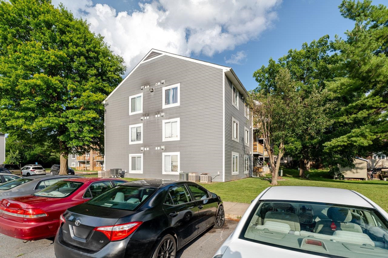 44 SOUTH AVE, HARRISONBURG, Virginia 22801, 3 Bedrooms Bedrooms, ,2 BathroomsBathrooms,Residential,44 SOUTH AVE,666657 MLS # 666657