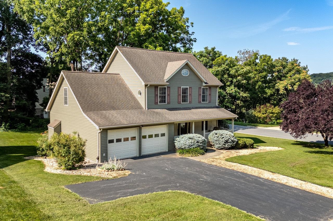 4039 CANNERY WOODS DR, BRIDGEWATER, Virginia 22812, 4 Bedrooms Bedrooms, ,3 BathroomsBathrooms,Residential,4039 CANNERY WOODS DR,666659 MLS # 666659
