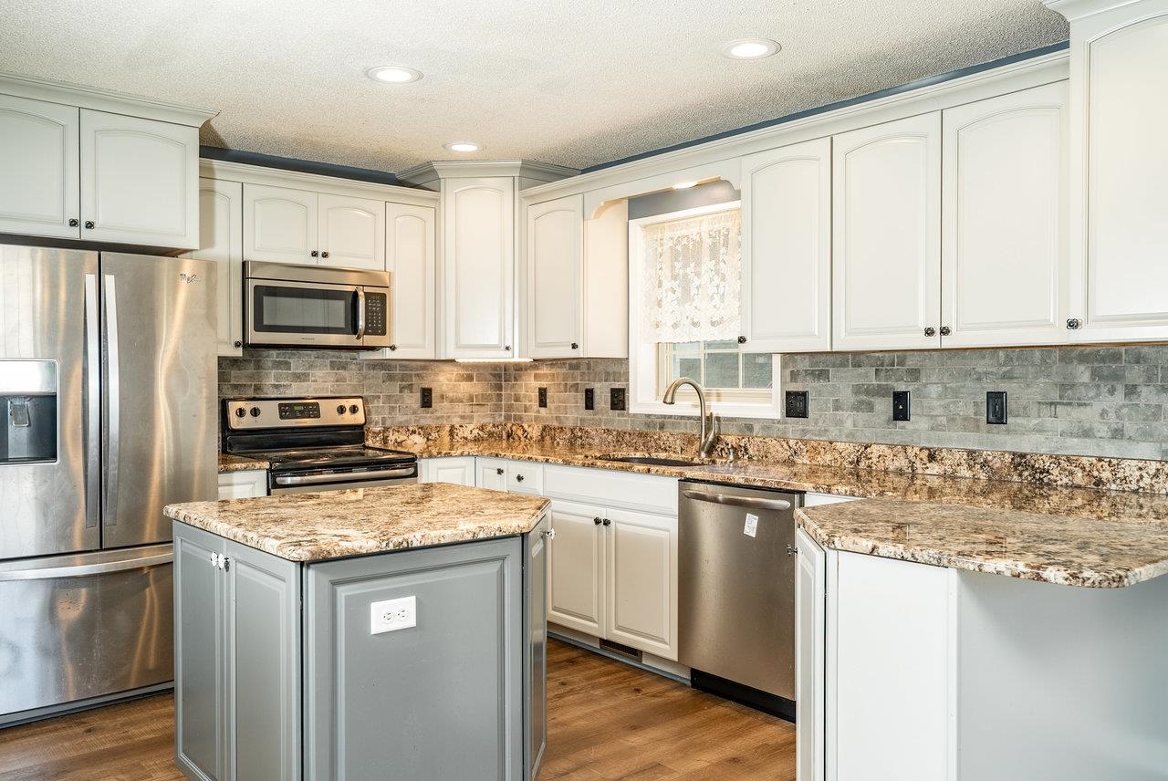 4039 CANNERY WOODS DR, BRIDGEWATER, Virginia 22812, 4 Bedrooms Bedrooms, ,3 BathroomsBathrooms,Residential,4039 CANNERY WOODS DR,666659 MLS # 666659
