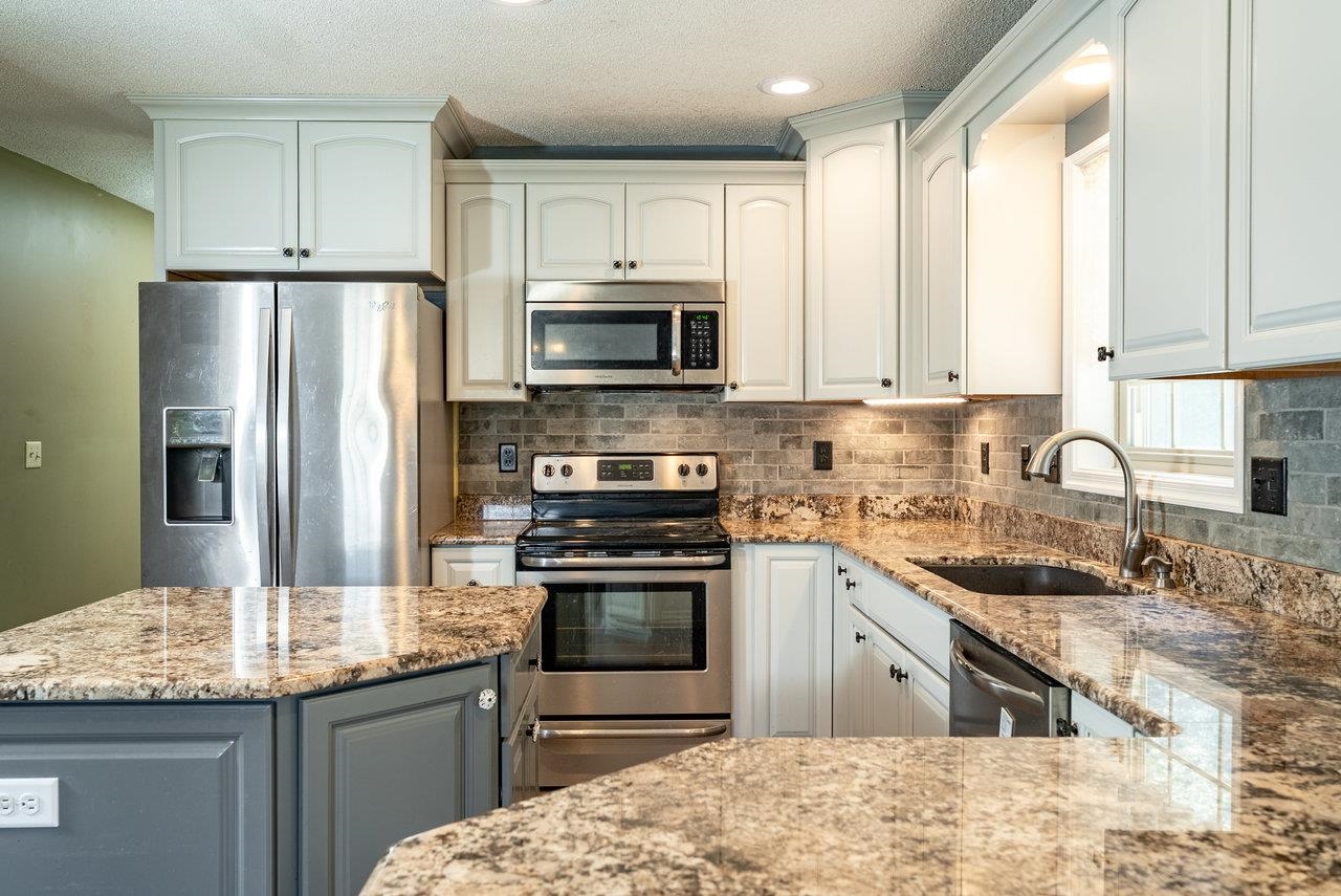 4039 CANNERY WOODS DR, BRIDGEWATER, Virginia 22812, 4 Bedrooms Bedrooms, ,3 BathroomsBathrooms,Residential,4039 CANNERY WOODS DR,666659 MLS # 666659