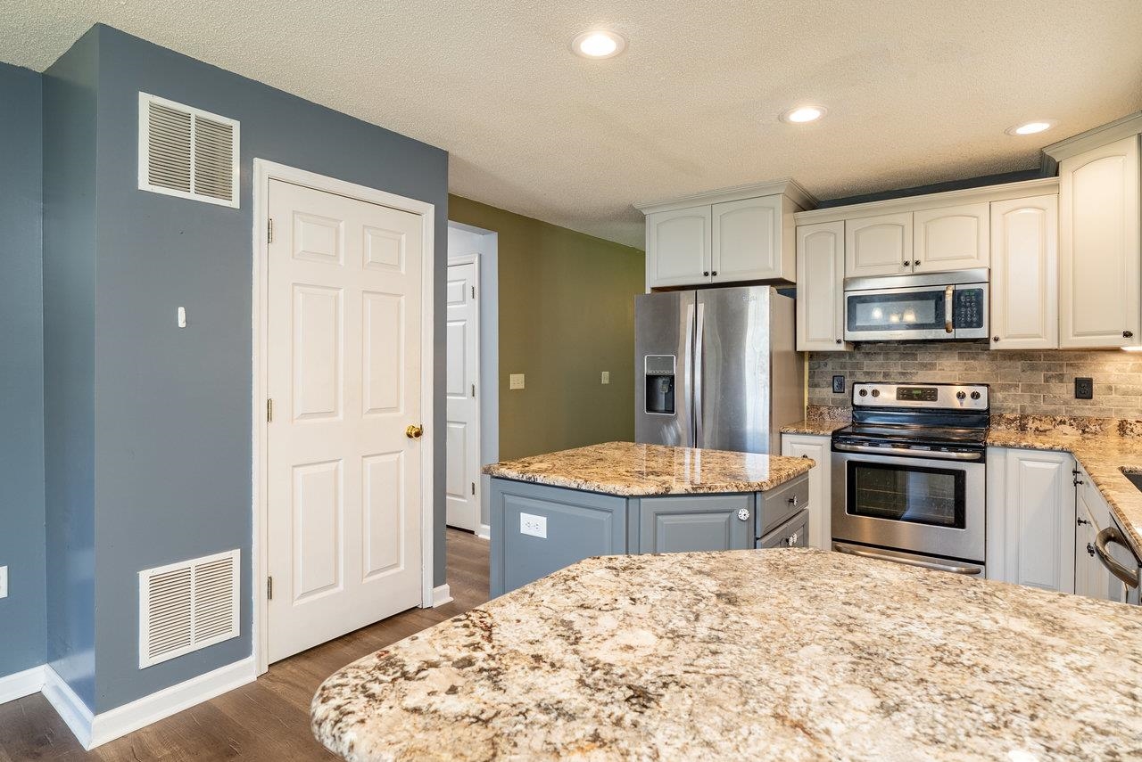 4039 CANNERY WOODS DR, BRIDGEWATER, Virginia 22812, 4 Bedrooms Bedrooms, ,3 BathroomsBathrooms,Residential,4039 CANNERY WOODS DR,666659 MLS # 666659