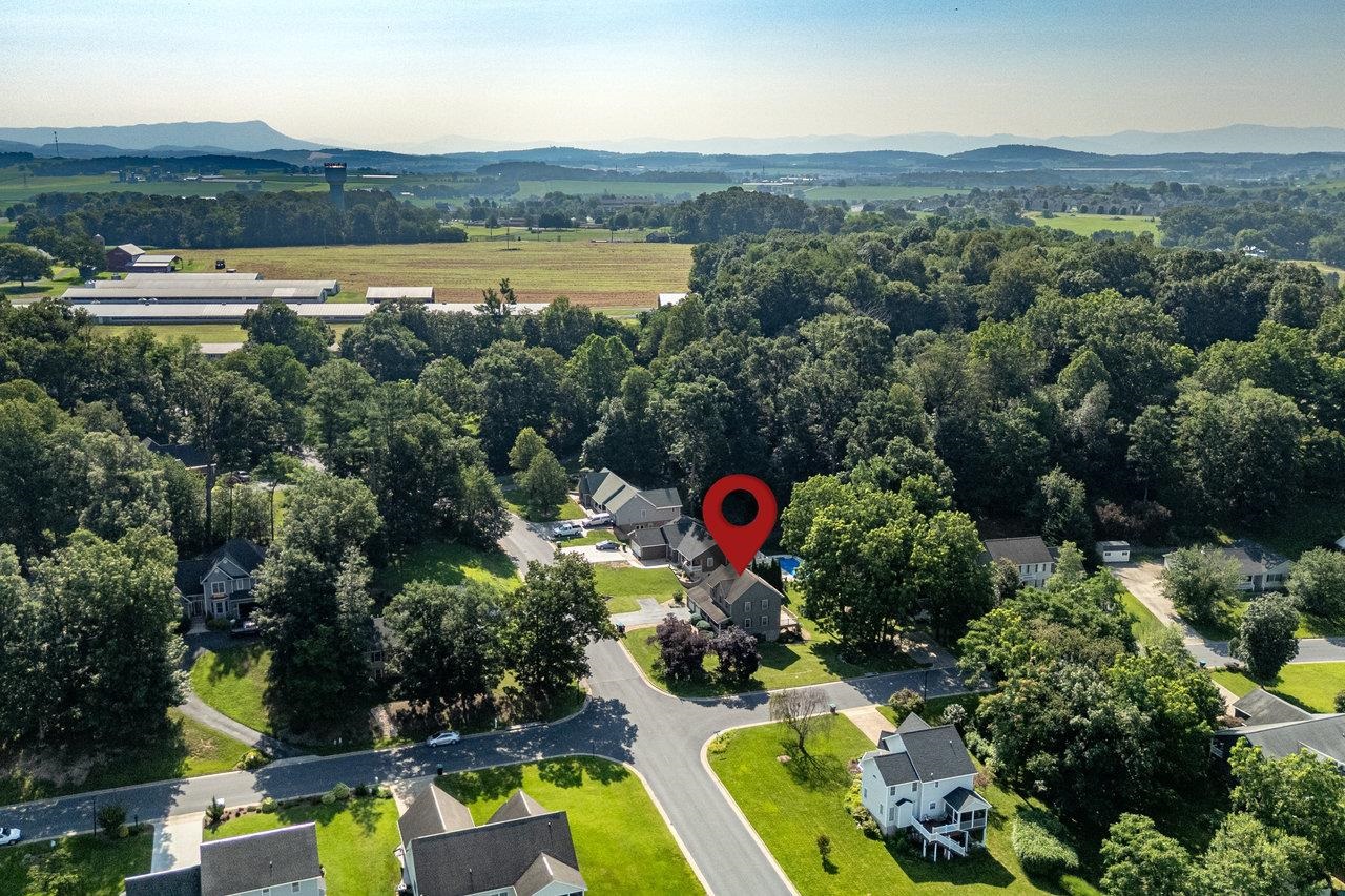 4039 CANNERY WOODS DR, BRIDGEWATER, Virginia 22812, 4 Bedrooms Bedrooms, ,3 BathroomsBathrooms,Residential,4039 CANNERY WOODS DR,666659 MLS # 666659