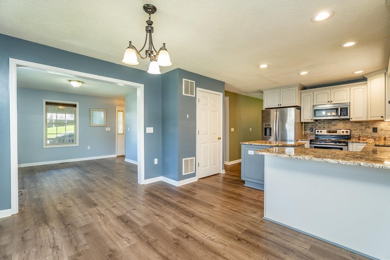 4039 CANNERY WOODS DR, BRIDGEWATER, Virginia 22812, 4 Bedrooms Bedrooms, ,3 BathroomsBathrooms,Residential,4039 CANNERY WOODS DR,666659 MLS # 666659