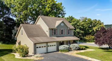 4039 CANNERY WOODS DR, BRIDGEWATER, Virginia 22812, 4 Bedrooms Bedrooms, ,3 BathroomsBathrooms,Residential,4039 CANNERY WOODS DR,666659 MLS # 666659