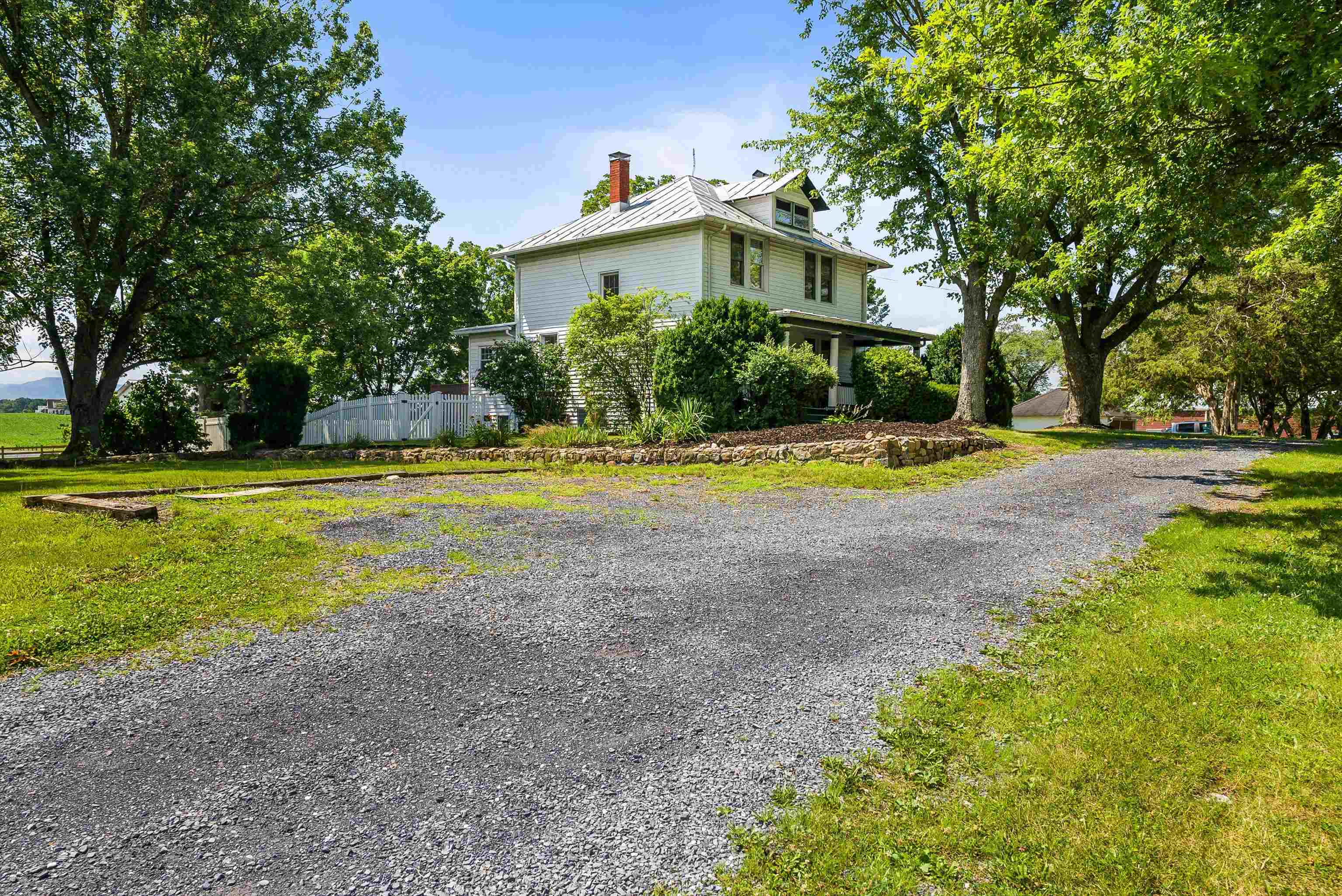 3027 CROSS KEYS RD, ROCKINGHAM, Virginia 22801, 4 Bedrooms Bedrooms, ,2 BathroomsBathrooms,Residential,3027 CROSS KEYS RD,666660 MLS # 666660