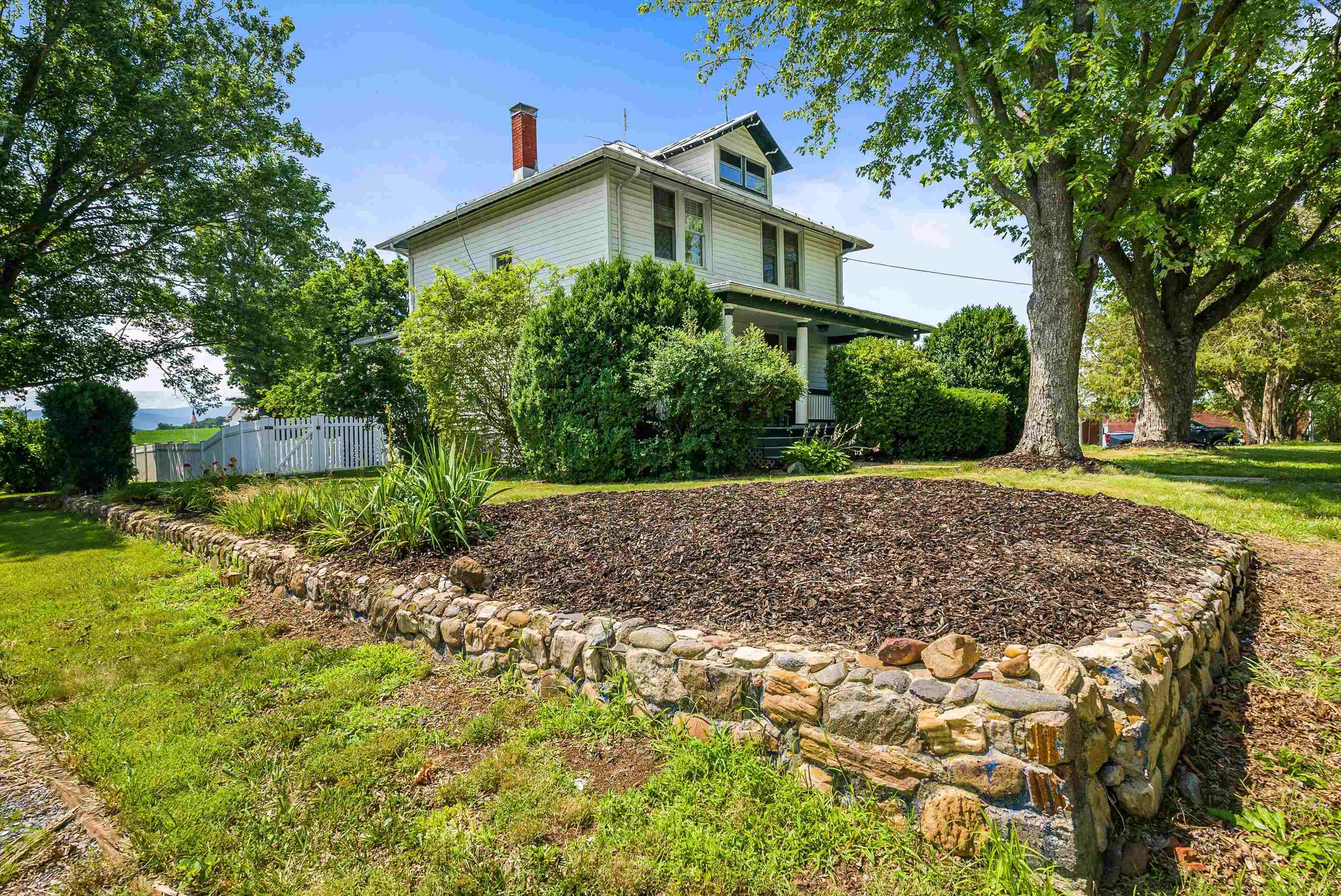 3027 CROSS KEYS RD, ROCKINGHAM, Virginia 22801, 4 Bedrooms Bedrooms, ,2 BathroomsBathrooms,Residential,3027 CROSS KEYS RD,666660 MLS # 666660