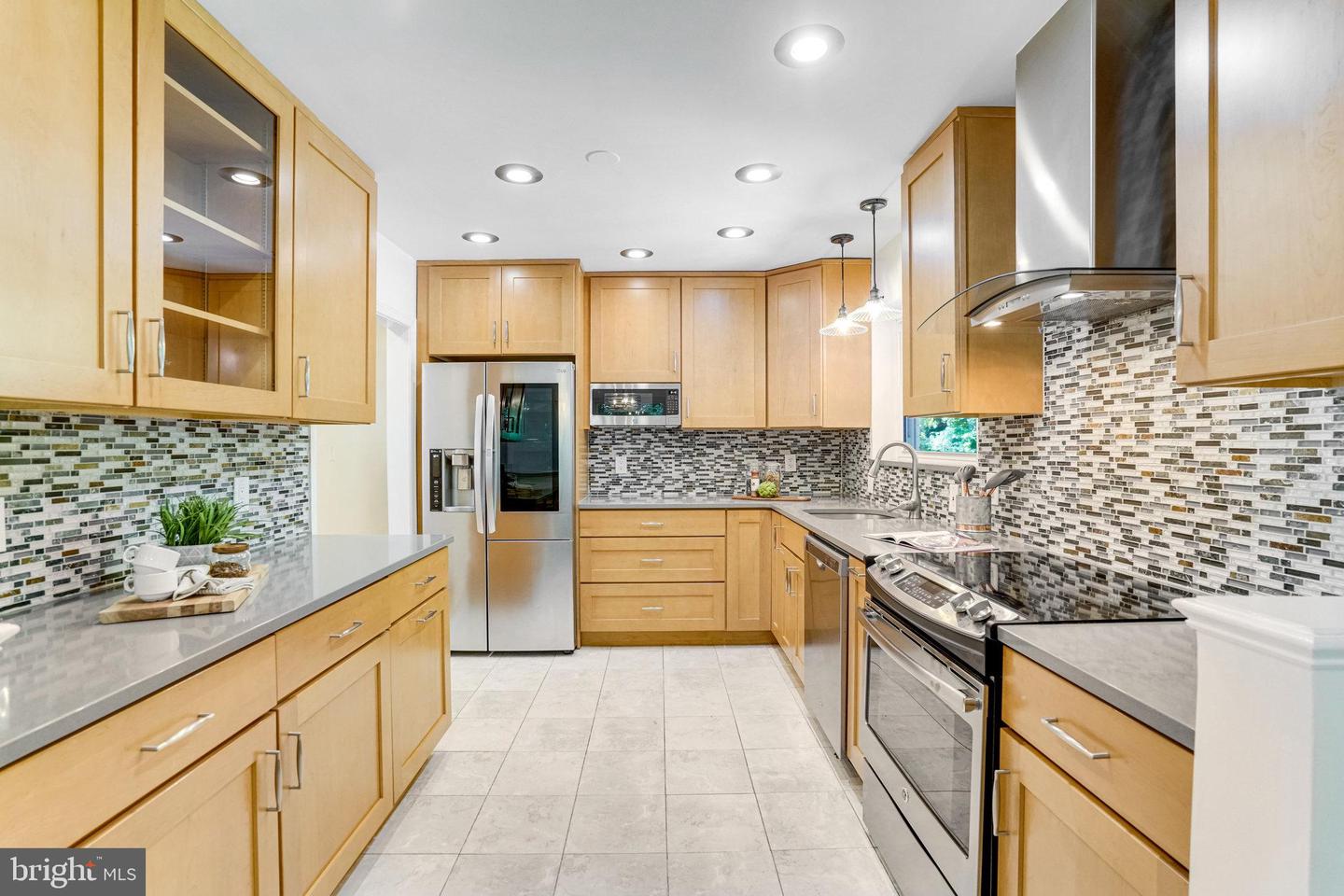 2420 N TAYLOR ST, ARLINGTON, Virginia 22207, 4 Bedrooms Bedrooms, ,3 BathroomsBathrooms,Residential,For sale,2420 N TAYLOR ST,VAAR2058422 MLS # VAAR2058422