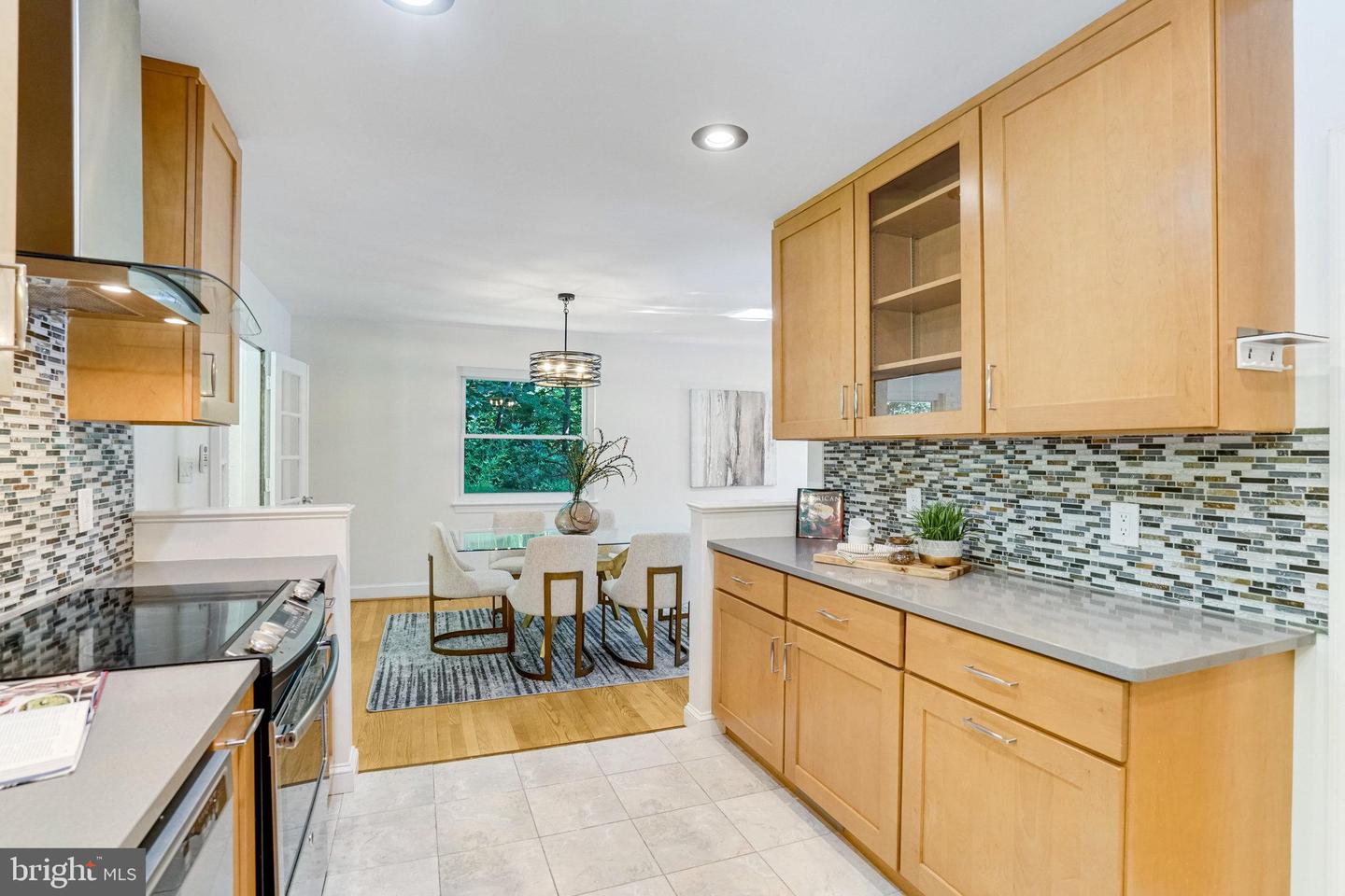 2420 N TAYLOR ST, ARLINGTON, Virginia 22207, 4 Bedrooms Bedrooms, ,3 BathroomsBathrooms,Residential,For sale,2420 N TAYLOR ST,VAAR2058422 MLS # VAAR2058422