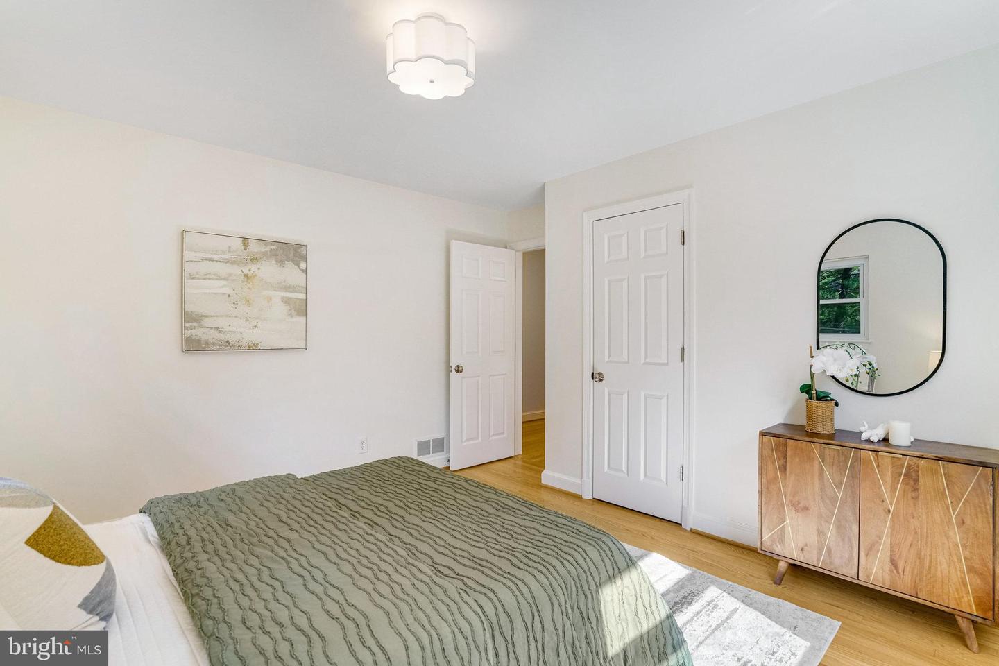 2420 N TAYLOR ST, ARLINGTON, Virginia 22207, 4 Bedrooms Bedrooms, ,3 BathroomsBathrooms,Residential,For sale,2420 N TAYLOR ST,VAAR2058422 MLS # VAAR2058422