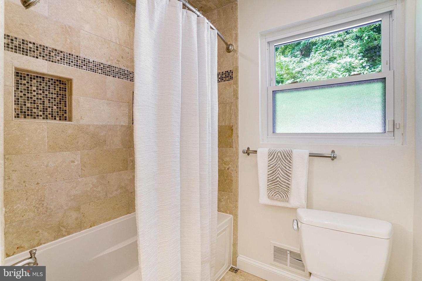 2420 N TAYLOR ST, ARLINGTON, Virginia 22207, 4 Bedrooms Bedrooms, ,3 BathroomsBathrooms,Residential,For sale,2420 N TAYLOR ST,VAAR2058422 MLS # VAAR2058422