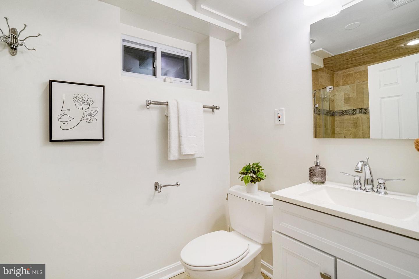 2420 N TAYLOR ST, ARLINGTON, Virginia 22207, 4 Bedrooms Bedrooms, ,3 BathroomsBathrooms,Residential,For sale,2420 N TAYLOR ST,VAAR2058422 MLS # VAAR2058422