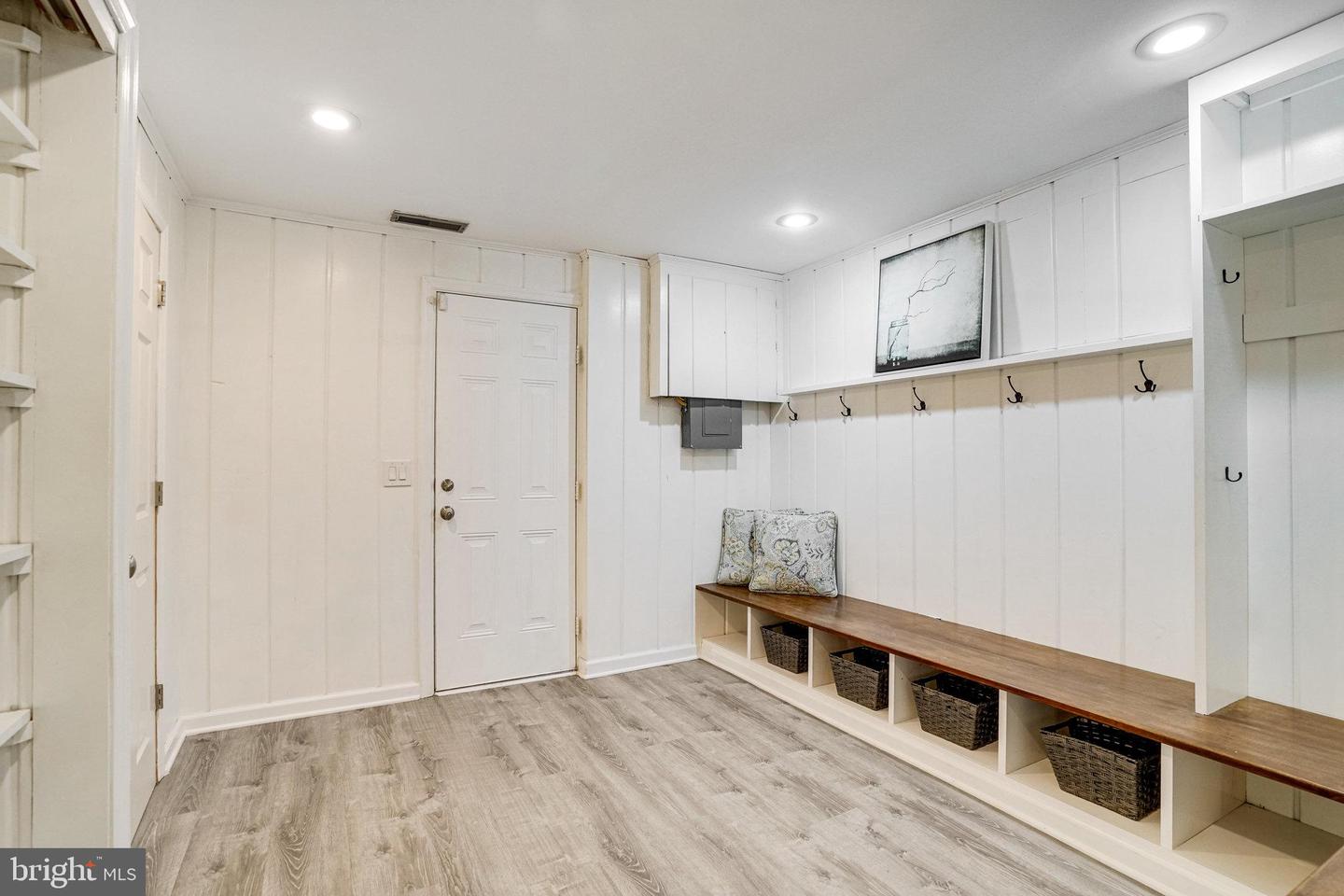2420 N TAYLOR ST, ARLINGTON, Virginia 22207, 4 Bedrooms Bedrooms, ,3 BathroomsBathrooms,Residential,For sale,2420 N TAYLOR ST,VAAR2058422 MLS # VAAR2058422