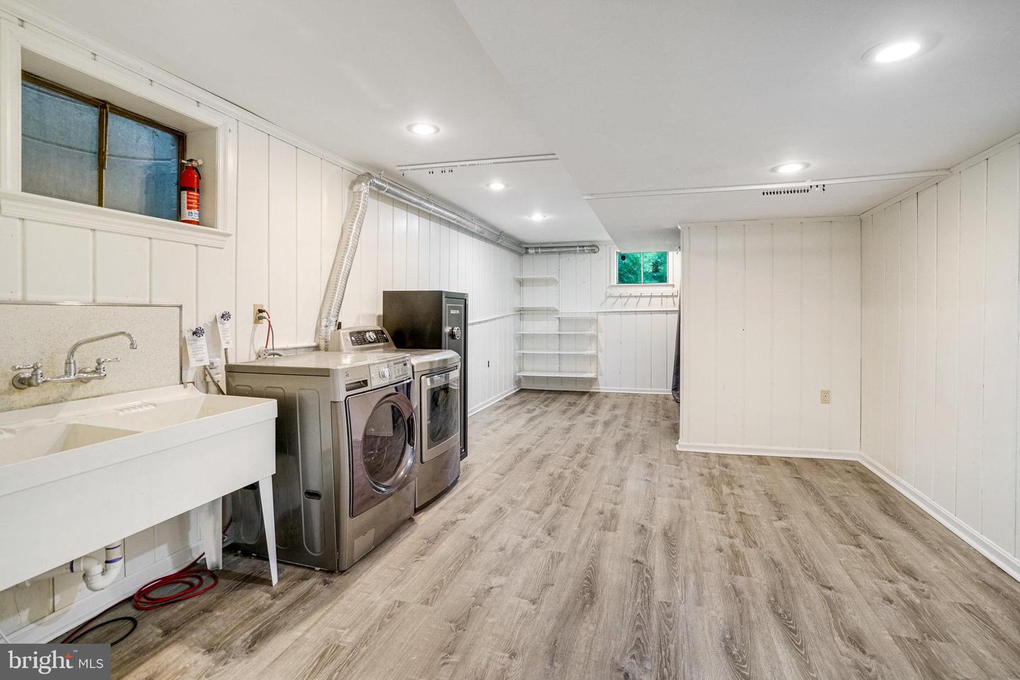 2420 N TAYLOR ST, ARLINGTON, Virginia 22207, 4 Bedrooms Bedrooms, ,3 BathroomsBathrooms,Residential,For sale,2420 N TAYLOR ST,VAAR2058422 MLS # VAAR2058422
