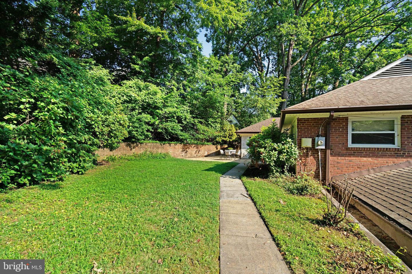 2420 N TAYLOR ST, ARLINGTON, Virginia 22207, 4 Bedrooms Bedrooms, ,3 BathroomsBathrooms,Residential,For sale,2420 N TAYLOR ST,VAAR2058422 MLS # VAAR2058422