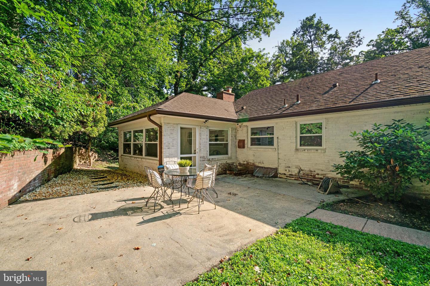 2420 N TAYLOR ST, ARLINGTON, Virginia 22207, 4 Bedrooms Bedrooms, ,3 BathroomsBathrooms,Residential,For sale,2420 N TAYLOR ST,VAAR2058422 MLS # VAAR2058422