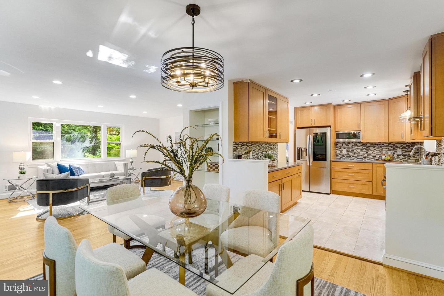 2420 N TAYLOR ST, ARLINGTON, Virginia 22207, 4 Bedrooms Bedrooms, ,3 BathroomsBathrooms,Residential,For sale,2420 N TAYLOR ST,VAAR2058422 MLS # VAAR2058422