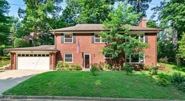 2420 N TAYLOR ST, ARLINGTON, Virginia 22207, 4 Bedrooms Bedrooms, ,3 BathroomsBathrooms,Residential,For sale,2420 N TAYLOR ST,VAAR2058422 MLS # VAAR2058422