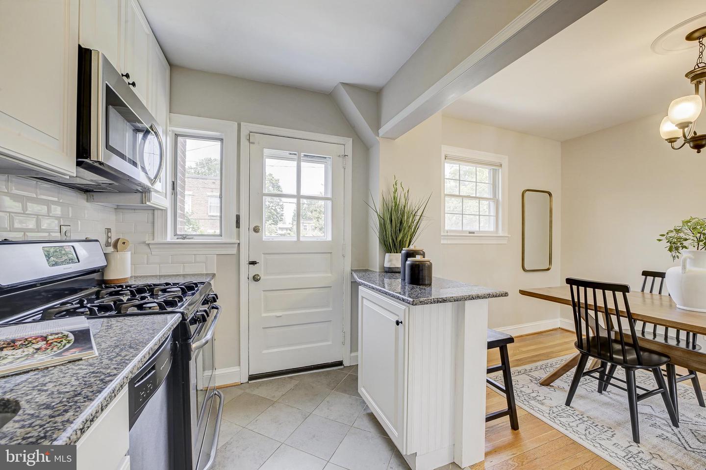 210-1/2 ADAMS AVE, ALEXANDRIA, Virginia 22301, 3 Bedrooms Bedrooms, ,1 BathroomBathrooms,Residential,For sale,210-1/2 ADAMS AVE,VAAX2045916 MLS # VAAX2045916