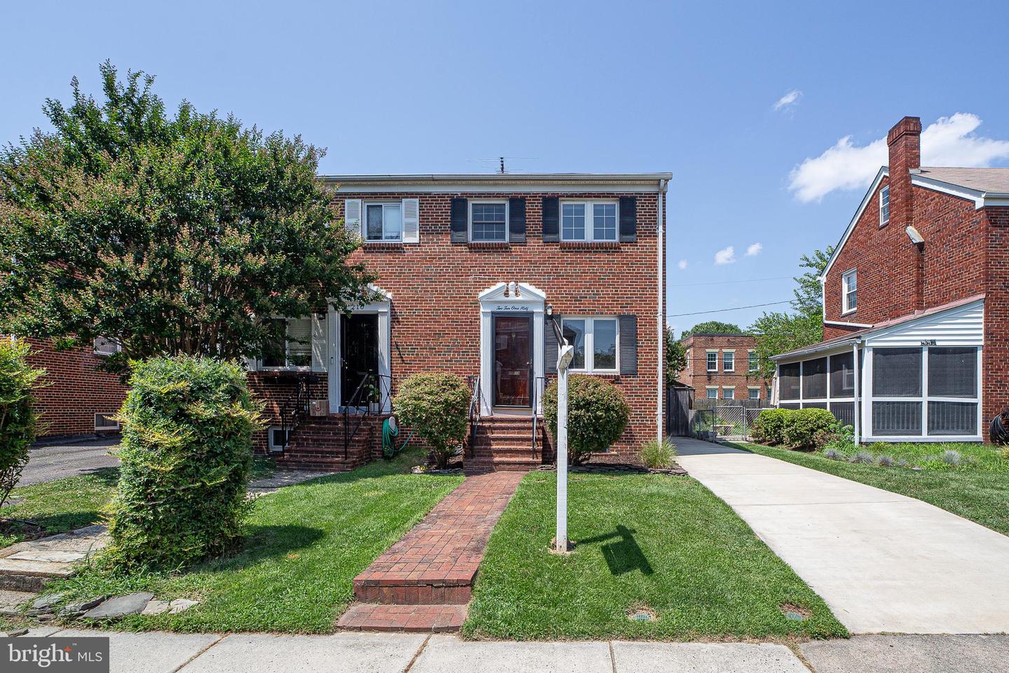 210-1/2 ADAMS AVE, ALEXANDRIA, Virginia 22301, 3 Bedrooms Bedrooms, ,1 BathroomBathrooms,Residential,For sale,210-1/2 ADAMS AVE,VAAX2045916 MLS # VAAX2045916