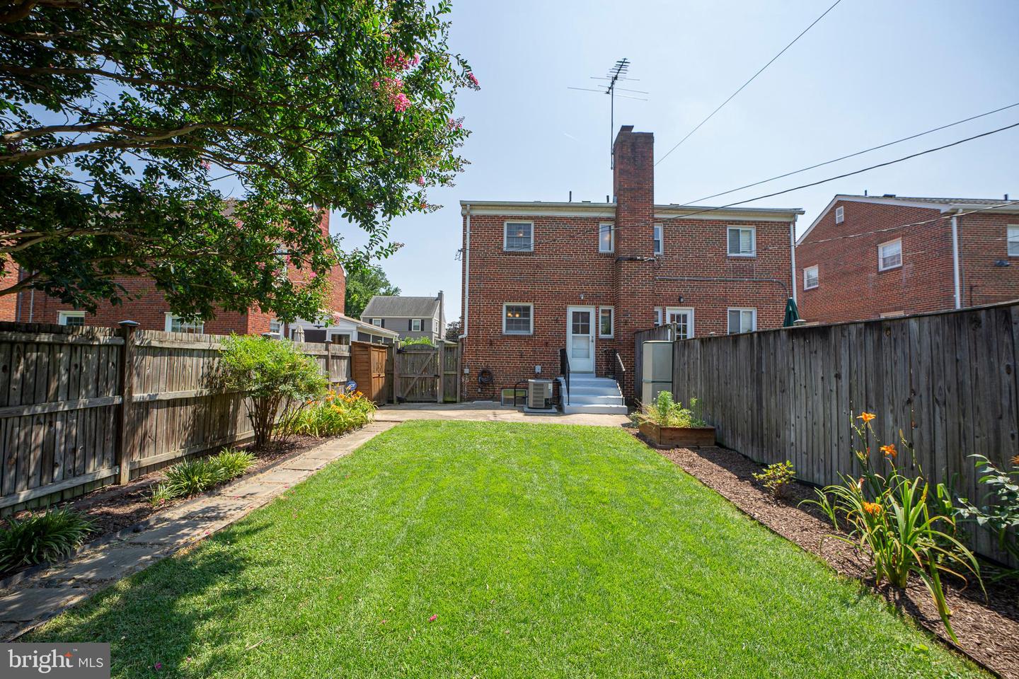 210-1/2 ADAMS AVE, ALEXANDRIA, Virginia 22301, 3 Bedrooms Bedrooms, ,1 BathroomBathrooms,Residential,For sale,210-1/2 ADAMS AVE,VAAX2045916 MLS # VAAX2045916