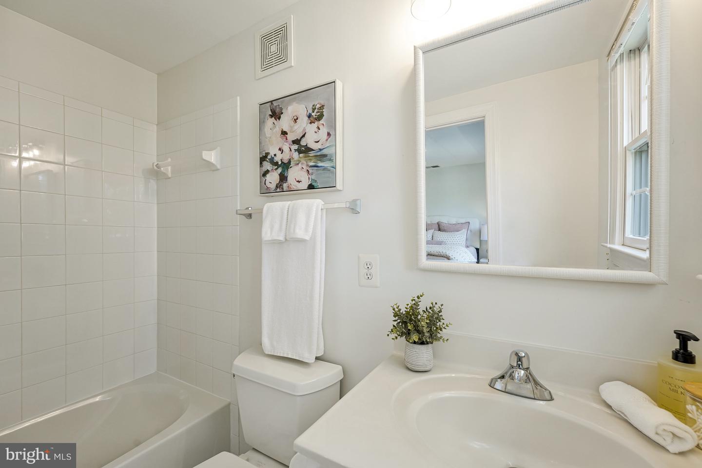 7740 LEGERE CT #35, MCLEAN, Virginia 22102, 3 Bedrooms Bedrooms, ,3 BathroomsBathrooms,Residential,For sale,7740 LEGERE CT #35,VAFX2244518 MLS # VAFX2244518