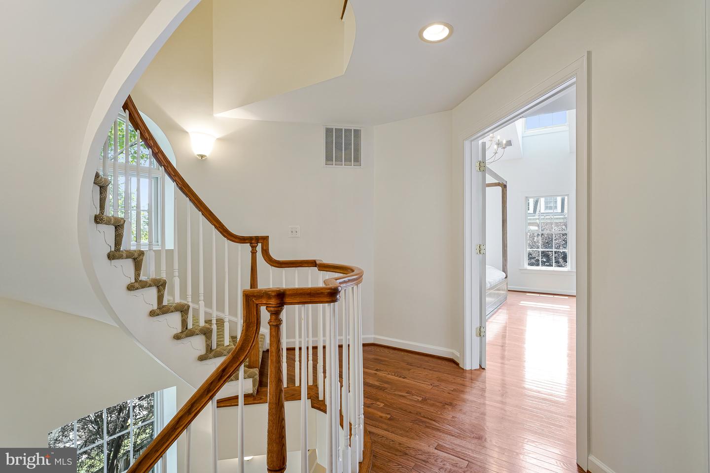 7740 LEGERE CT #35, MCLEAN, Virginia 22102, 3 Bedrooms Bedrooms, ,3 BathroomsBathrooms,Residential,For sale,7740 LEGERE CT #35,VAFX2244518 MLS # VAFX2244518