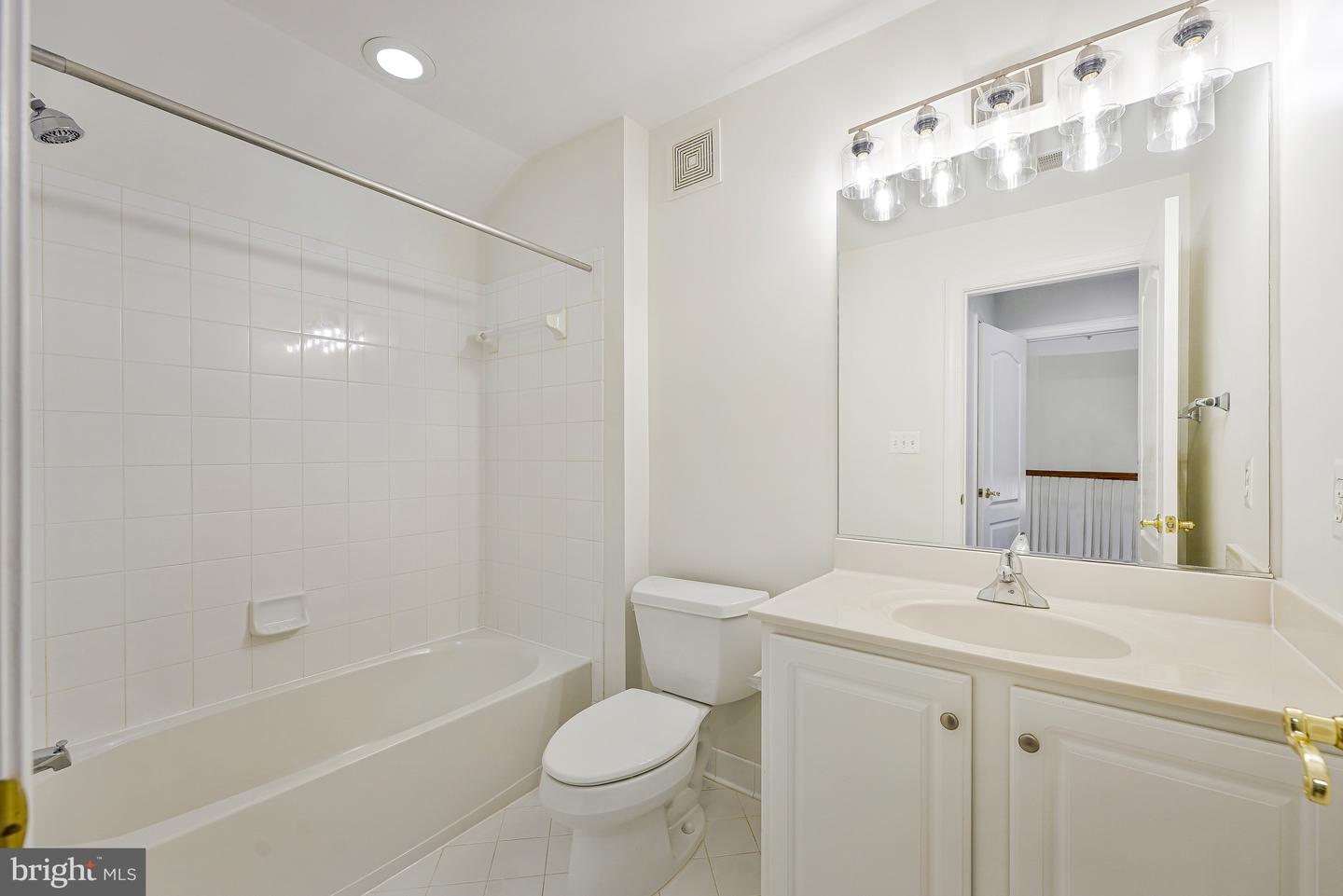 7740 LEGERE CT #35, MCLEAN, Virginia 22102, 3 Bedrooms Bedrooms, ,3 BathroomsBathrooms,Residential,For sale,7740 LEGERE CT #35,VAFX2244518 MLS # VAFX2244518