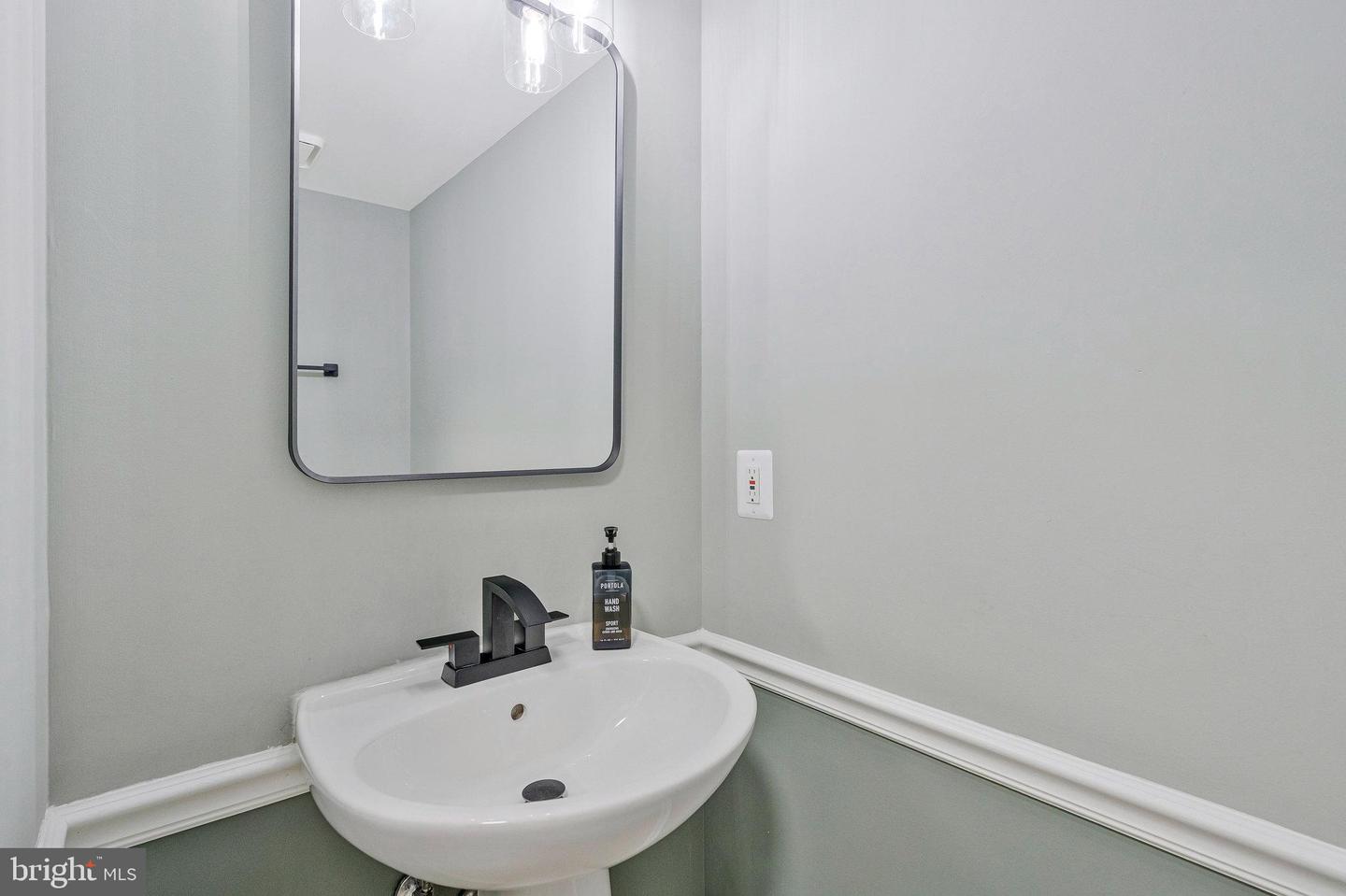 709 FOXTAIL CIR NE, LEESBURG, Virginia 20176, 3 Bedrooms Bedrooms, ,2 BathroomsBathrooms,Residential,For sale,709 FOXTAIL CIR NE,VALO2098402 MLS # VALO2098402