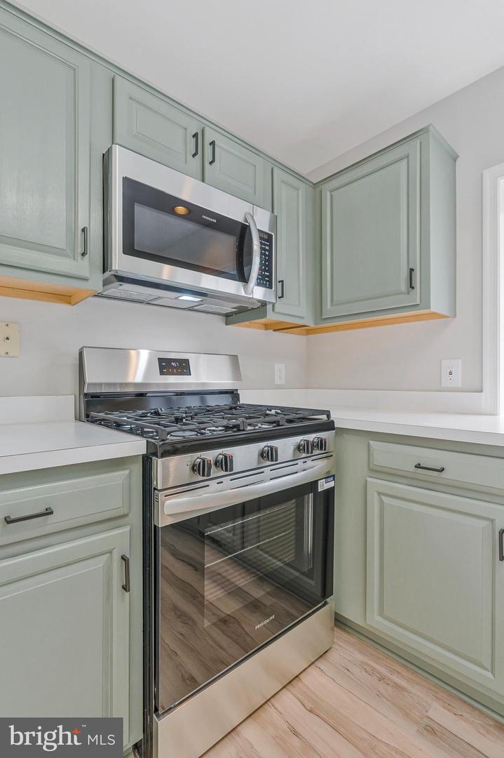 709 FOXTAIL CIR NE, LEESBURG, Virginia 20176, 3 Bedrooms Bedrooms, ,2 BathroomsBathrooms,Residential,For sale,709 FOXTAIL CIR NE,VALO2098402 MLS # VALO2098402