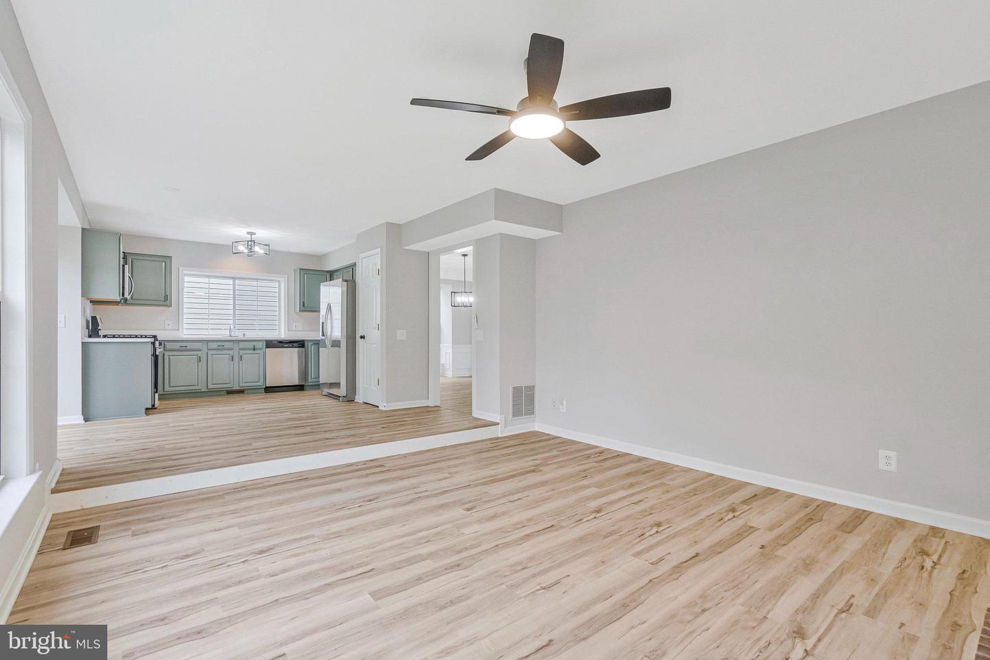 709 FOXTAIL CIR NE, LEESBURG, Virginia 20176, 3 Bedrooms Bedrooms, ,2 BathroomsBathrooms,Residential,For sale,709 FOXTAIL CIR NE,VALO2098402 MLS # VALO2098402