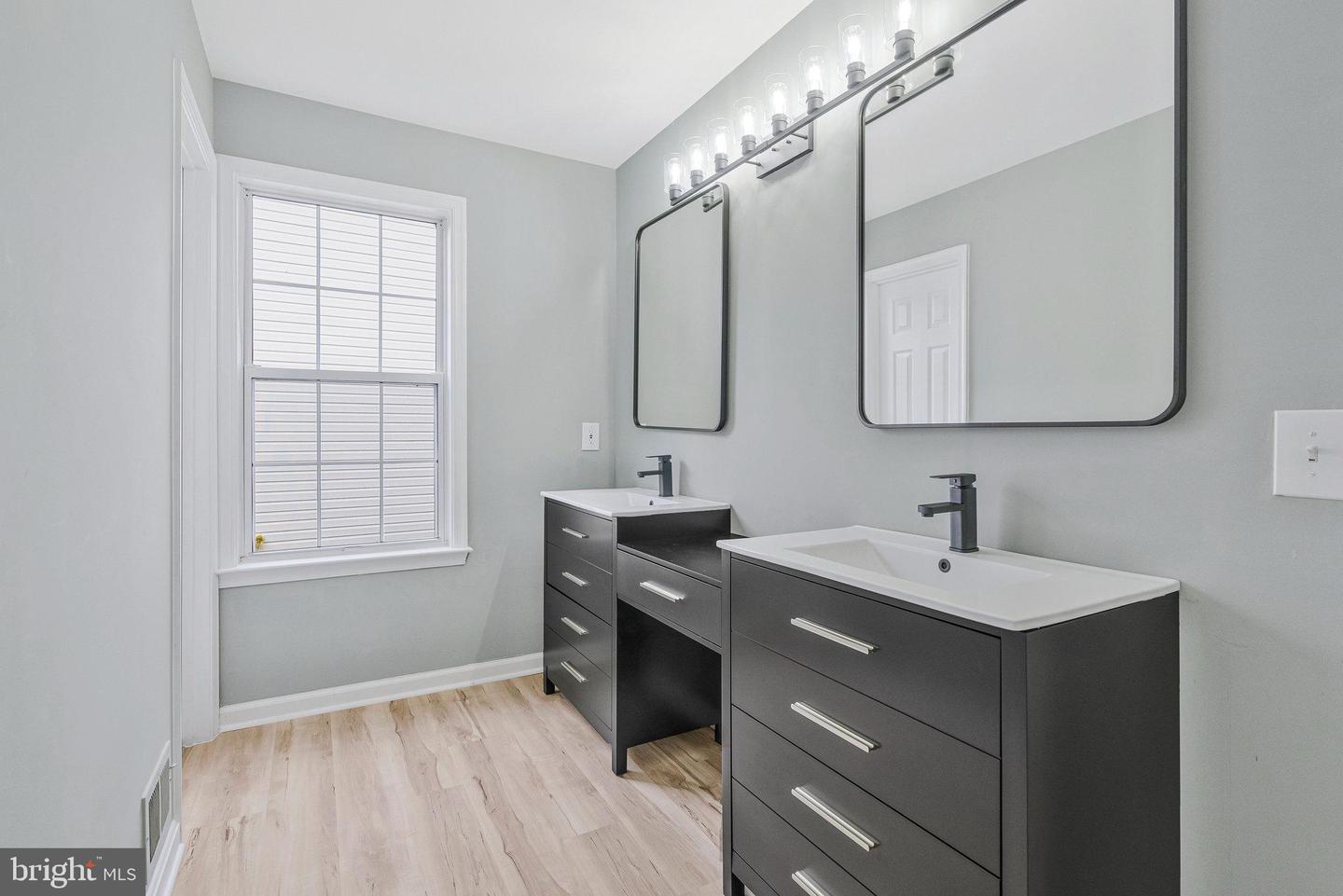 709 FOXTAIL CIR NE, LEESBURG, Virginia 20176, 3 Bedrooms Bedrooms, ,2 BathroomsBathrooms,Residential,For sale,709 FOXTAIL CIR NE,VALO2098402 MLS # VALO2098402