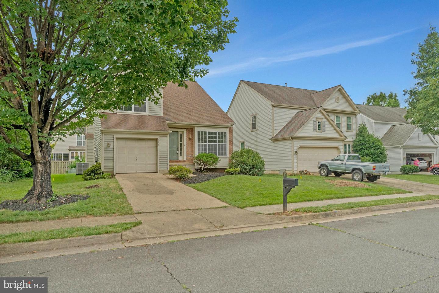 709 FOXTAIL CIR NE, LEESBURG, Virginia 20176, 3 Bedrooms Bedrooms, ,2 BathroomsBathrooms,Residential,For sale,709 FOXTAIL CIR NE,VALO2098402 MLS # VALO2098402