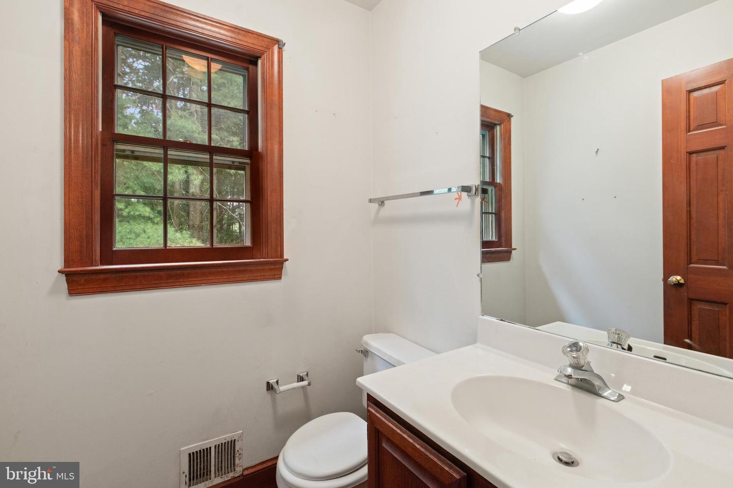 5623 WILSHIRE CT, WARRENTON, Virginia 20187, 4 Bedrooms Bedrooms, ,2 BathroomsBathrooms,Residential,For sale,5623 WILSHIRE CT,VAFQ2016882 MLS # VAFQ2016882