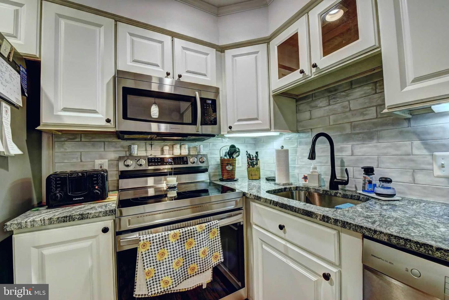 12305 WESTWOOD HILLS DR, HERNDON, Virginia 20171, 5 Bedrooms Bedrooms, ,3 BathroomsBathrooms,Residential,For sale,12305 WESTWOOD HILLS DR,VAFX2244884 MLS # VAFX2244884