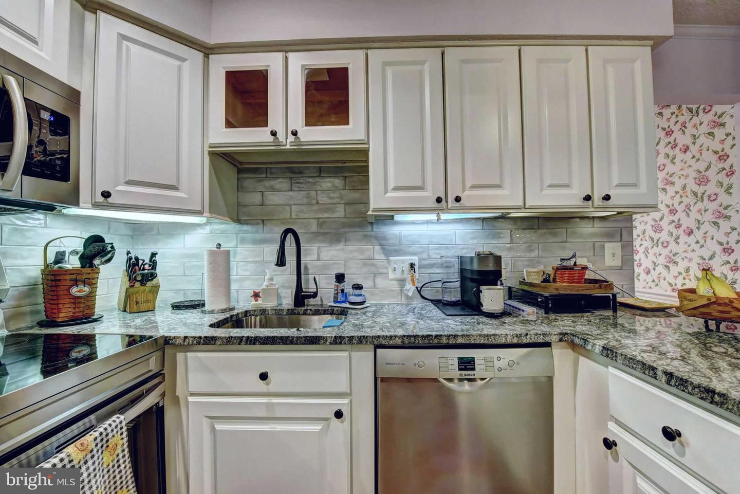 12305 WESTWOOD HILLS DR, HERNDON, Virginia 20171, 5 Bedrooms Bedrooms, ,3 BathroomsBathrooms,Residential,For sale,12305 WESTWOOD HILLS DR,VAFX2244884 MLS # VAFX2244884