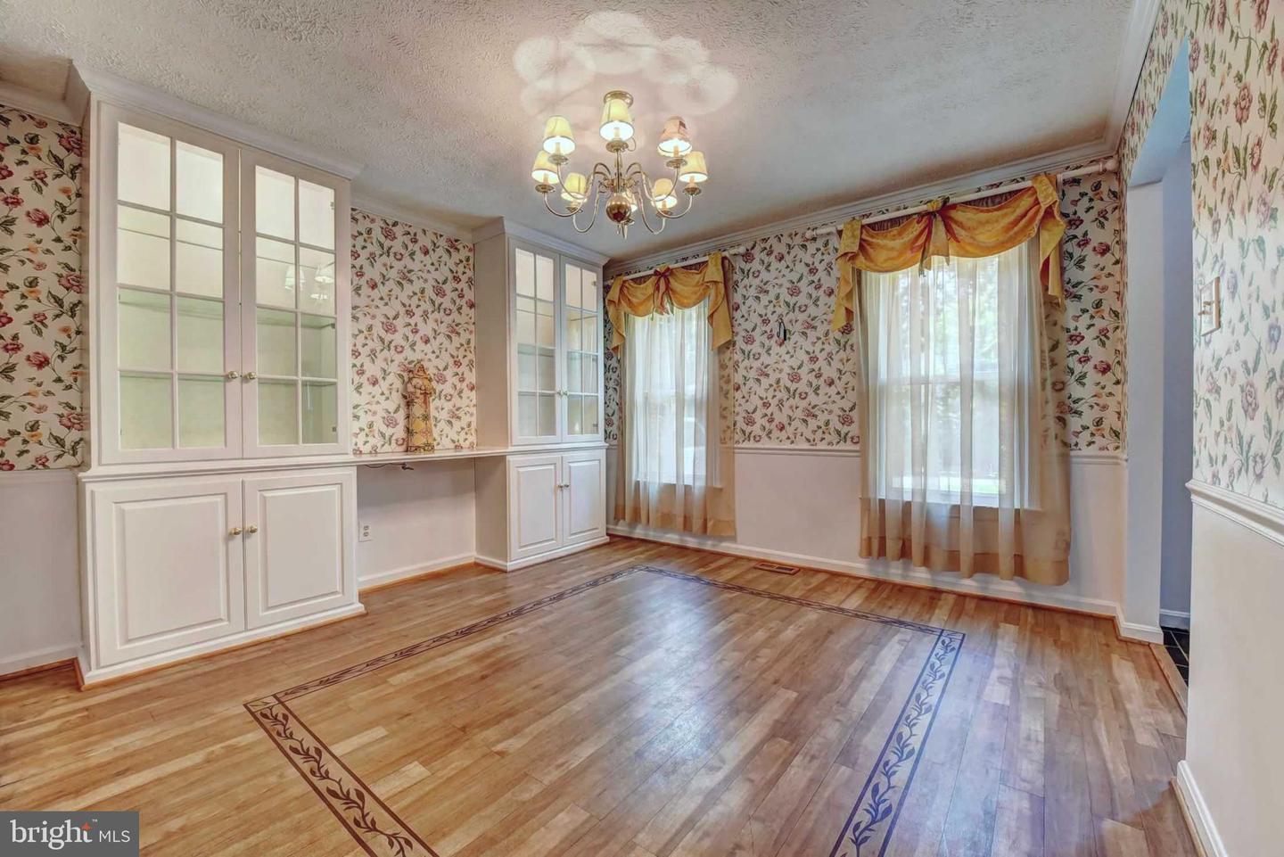 12305 WESTWOOD HILLS DR, HERNDON, Virginia 20171, 5 Bedrooms Bedrooms, ,3 BathroomsBathrooms,Residential,For sale,12305 WESTWOOD HILLS DR,VAFX2244884 MLS # VAFX2244884