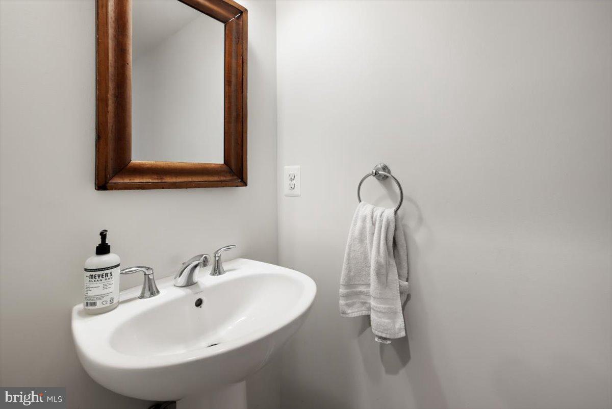 204 CENNING TER, PURCELLVILLE, Virginia 20132, 3 Bedrooms Bedrooms, ,2 BathroomsBathrooms,Residential,For sale,204 CENNING TER,VALO2098622 MLS # VALO2098622