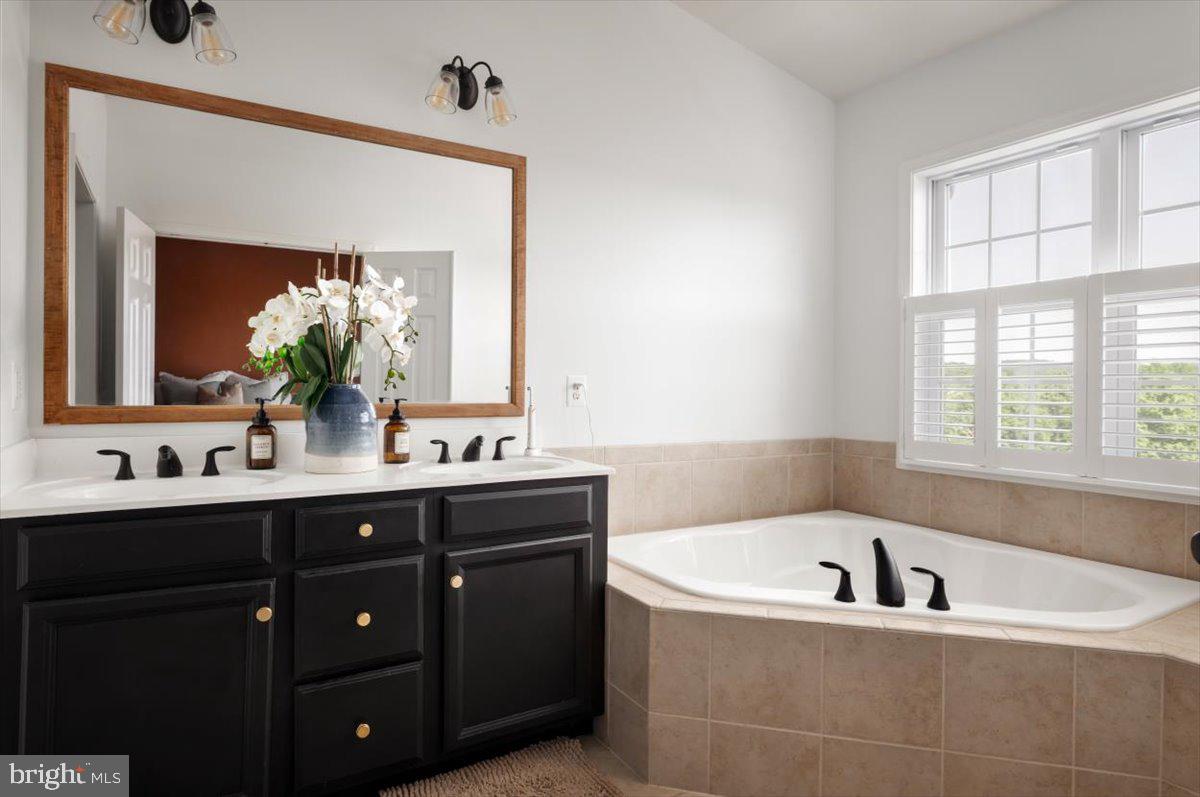 204 CENNING TER, PURCELLVILLE, Virginia 20132, 3 Bedrooms Bedrooms, ,2 BathroomsBathrooms,Residential,For sale,204 CENNING TER,VALO2098622 MLS # VALO2098622