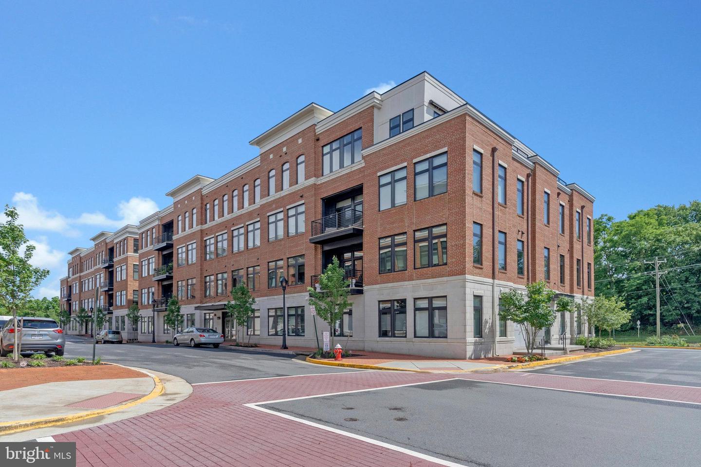 3 STATIONMASTER ST SE #201, LEESBURG, Virginia 20175, 2 Bedrooms Bedrooms, ,2 BathroomsBathrooms,Residential,For sale,3 STATIONMASTER ST SE #201,VALO2098632 MLS # VALO2098632
