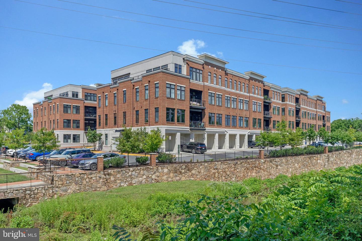 3 STATIONMASTER ST SE #201, LEESBURG, Virginia 20175, 2 Bedrooms Bedrooms, ,2 BathroomsBathrooms,Residential,For sale,3 STATIONMASTER ST SE #201,VALO2098632 MLS # VALO2098632