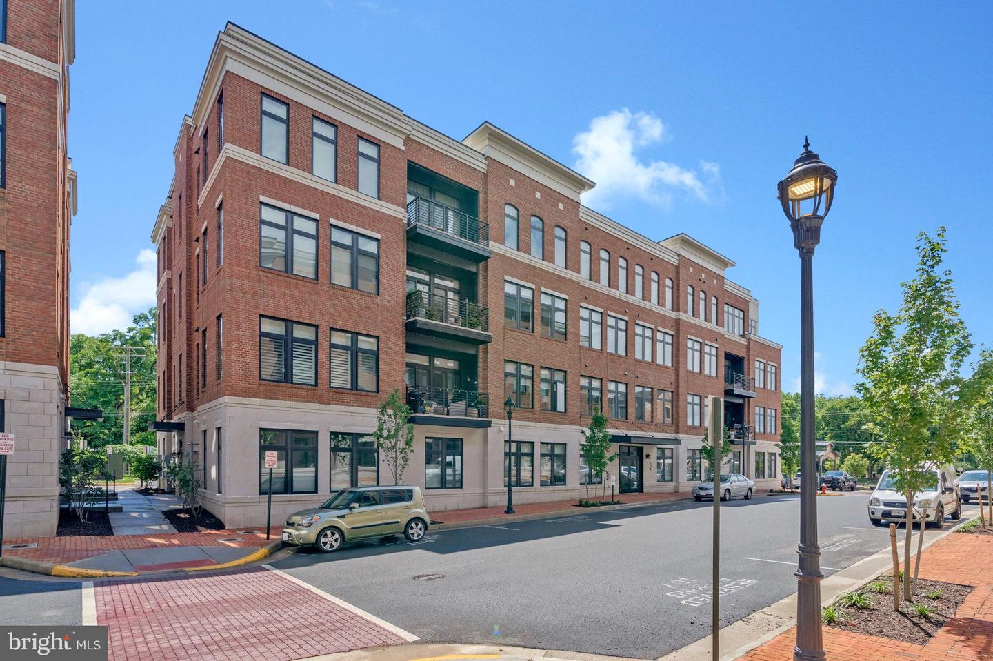 3 STATIONMASTER ST SE #201, LEESBURG, Virginia 20175, 2 Bedrooms Bedrooms, ,2 BathroomsBathrooms,Residential,For sale,3 STATIONMASTER ST SE #201,VALO2098632 MLS # VALO2098632