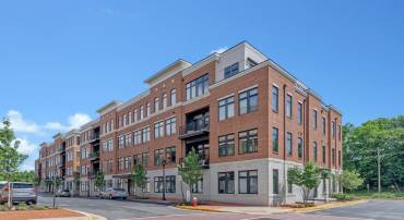 3 STATIONMASTER ST SE #201, LEESBURG, Virginia 20175, 2 Bedrooms Bedrooms, ,2 BathroomsBathrooms,Residential,For sale,3 STATIONMASTER ST SE #201,VALO2098632 MLS # VALO2098632
