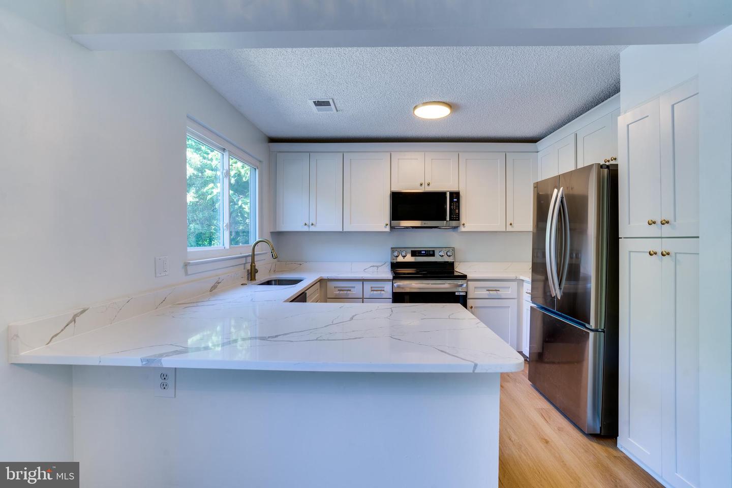 11701-B SUMMERCHASE CIR, RESTON, Virginia 20194, 2 Bedrooms Bedrooms, ,2 BathroomsBathrooms,Residential,For sale,11701-B SUMMERCHASE CIR,VAFX2245574 MLS # VAFX2245574