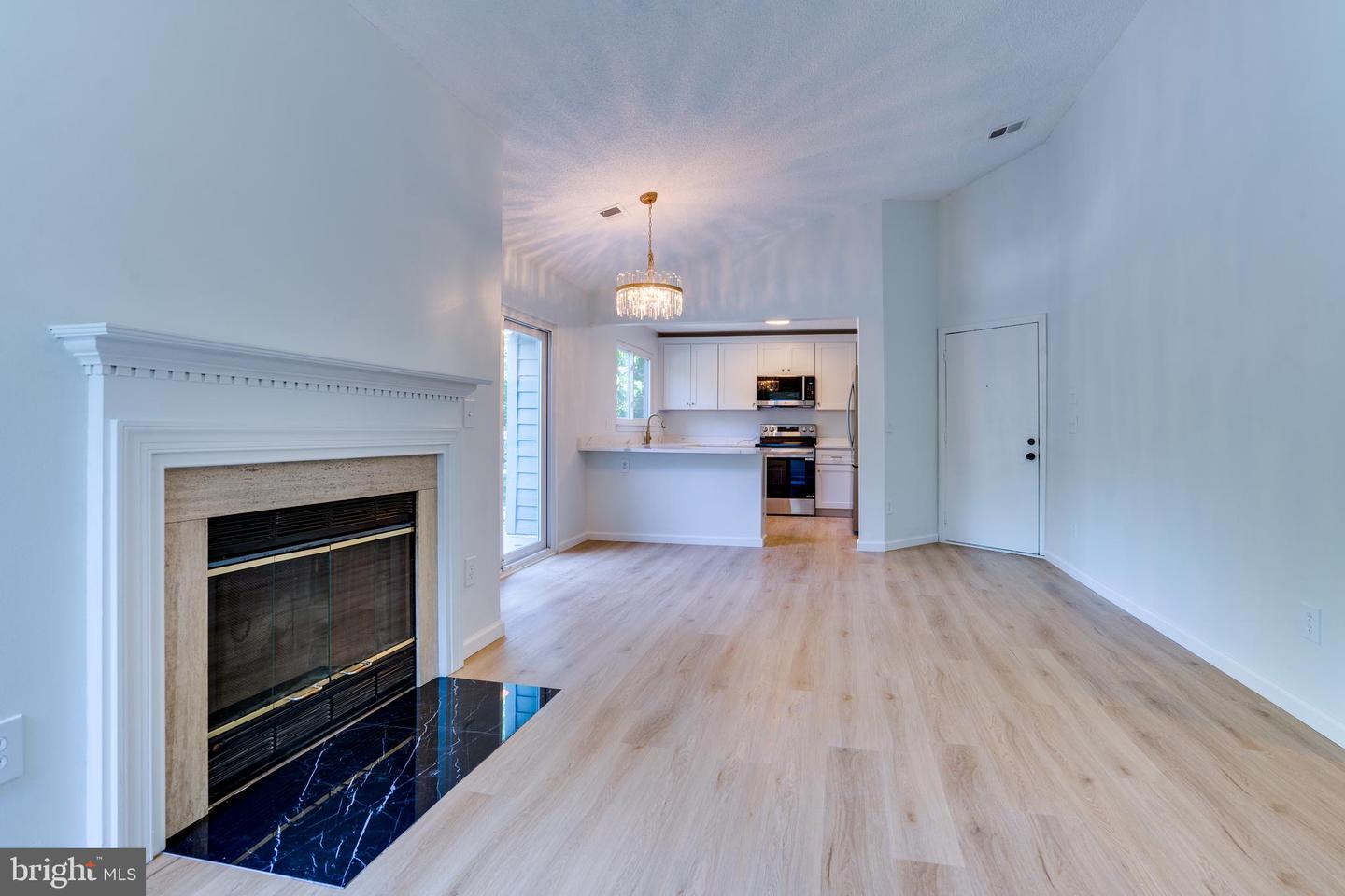 11701-B SUMMERCHASE CIR, RESTON, Virginia 20194, 2 Bedrooms Bedrooms, ,2 BathroomsBathrooms,Residential,For sale,11701-B SUMMERCHASE CIR,VAFX2245574 MLS # VAFX2245574
