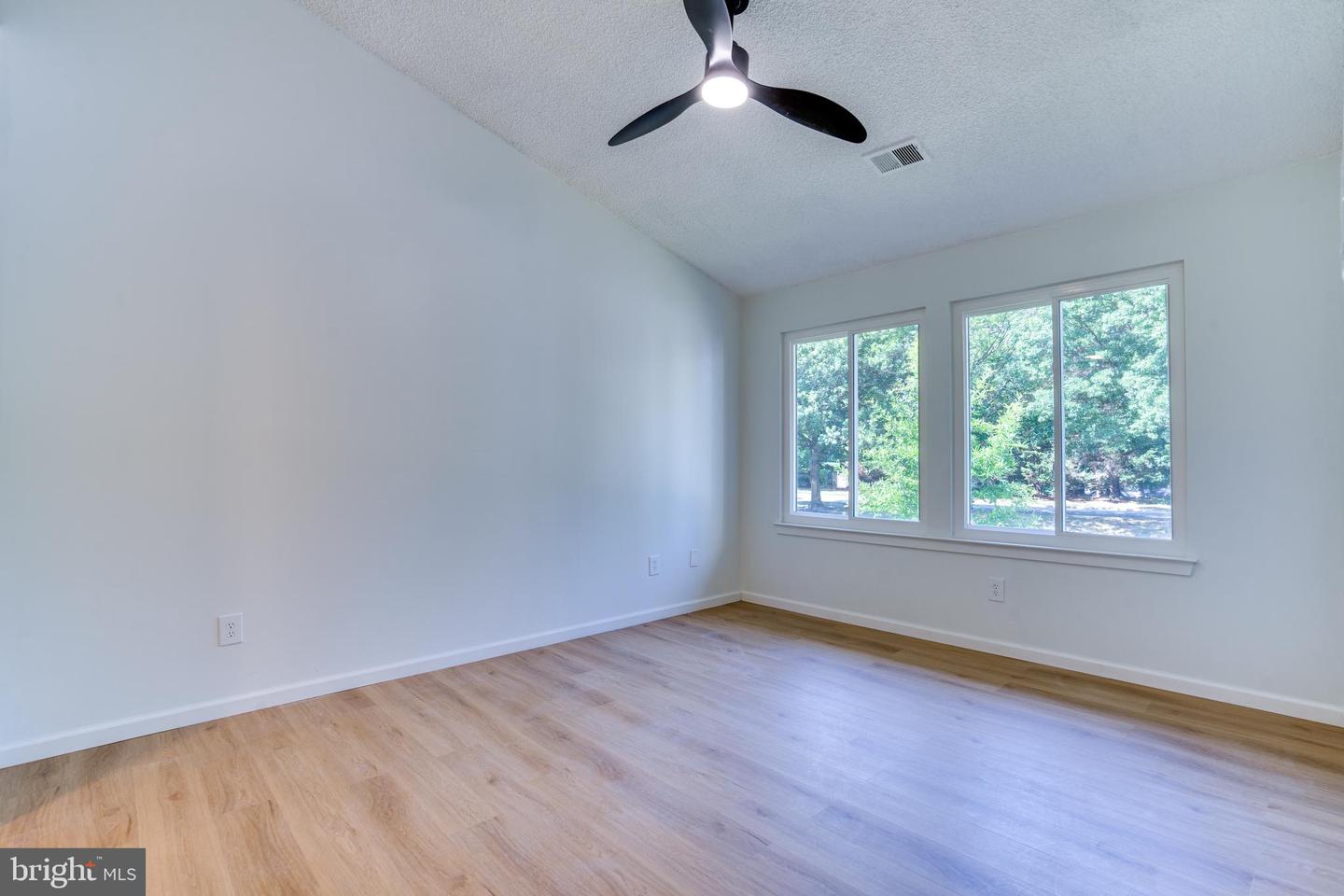 11701-B SUMMERCHASE CIR, RESTON, Virginia 20194, 2 Bedrooms Bedrooms, ,2 BathroomsBathrooms,Residential,For sale,11701-B SUMMERCHASE CIR,VAFX2245574 MLS # VAFX2245574